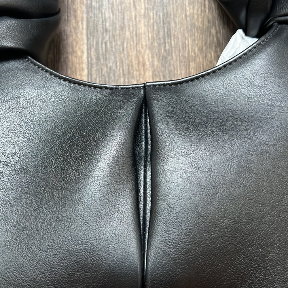 ISABELLA HOBO - Picture 5 of 5